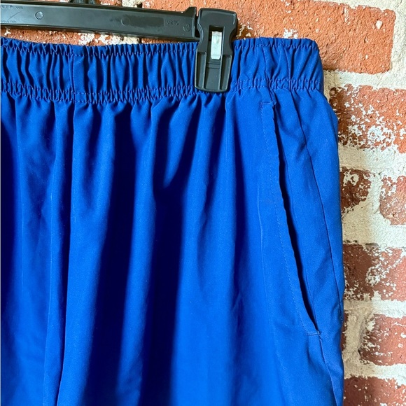 Nike Dri-Fit blue athletic shorts, with drawstring waist and pockets - Picture 6 of 8